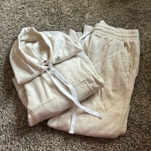 Under Armour Sweatsuit Beige never worn